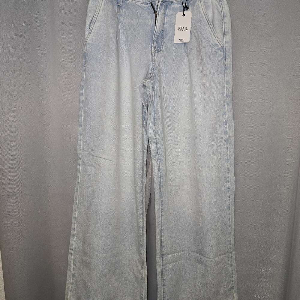 Forever 21 Light Wash Denim Pants